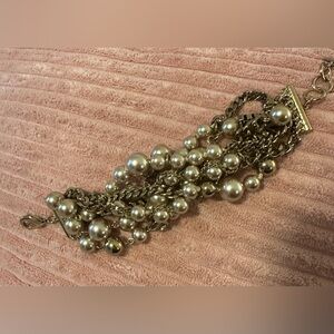 Stella & Dot 8” faux pearl and brass bracelet